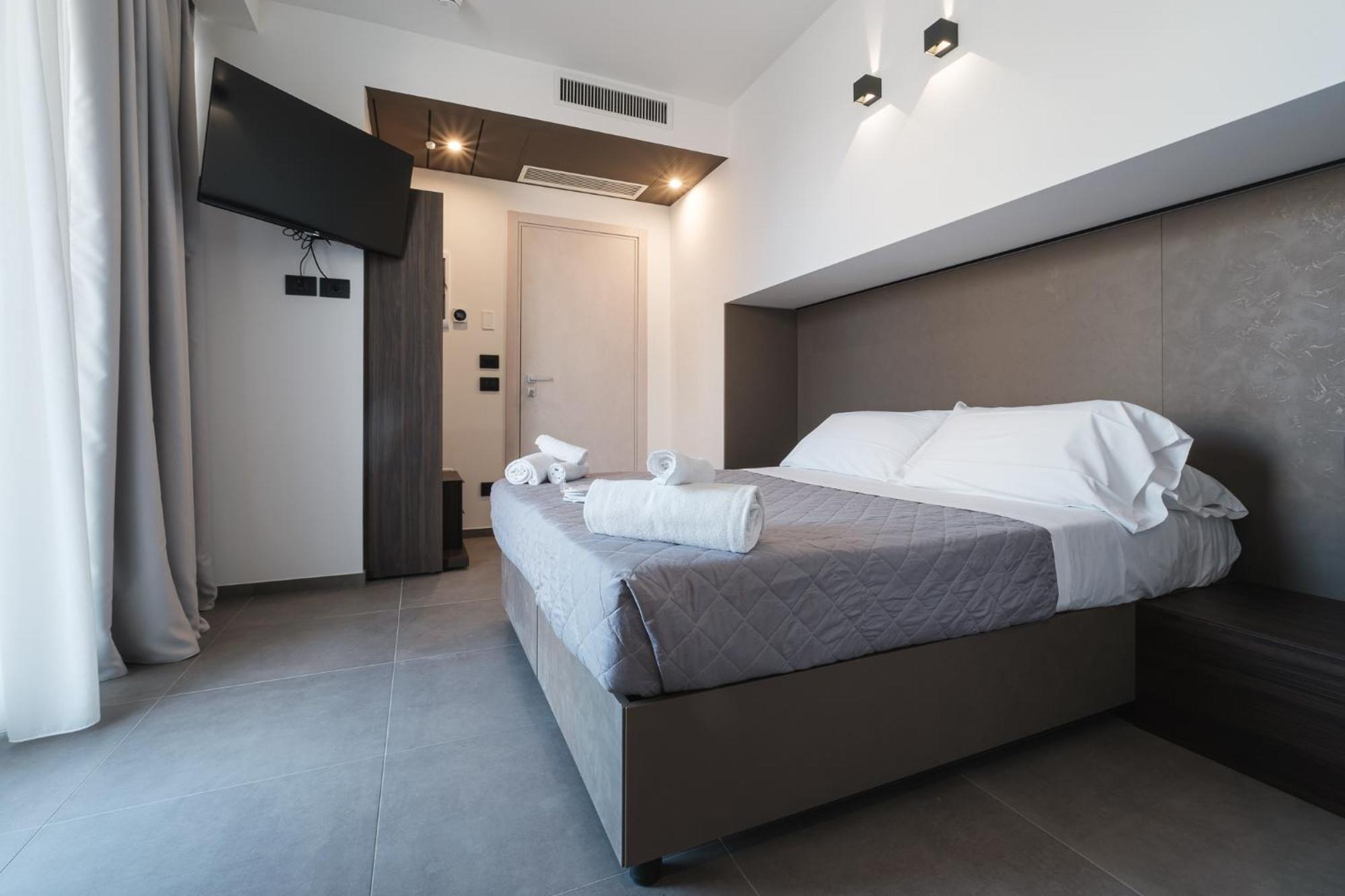 Residence Goldoni6 Suite Apartment Римини Экстерьер фото
