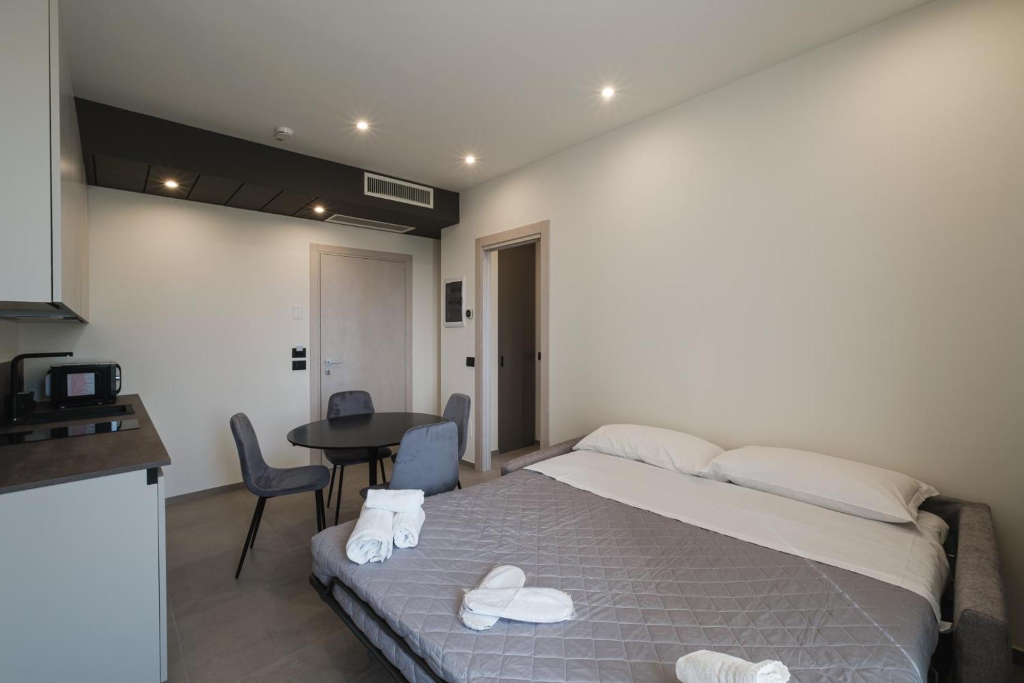 Residence Goldoni6 Suite Apartment Римини Экстерьер фото