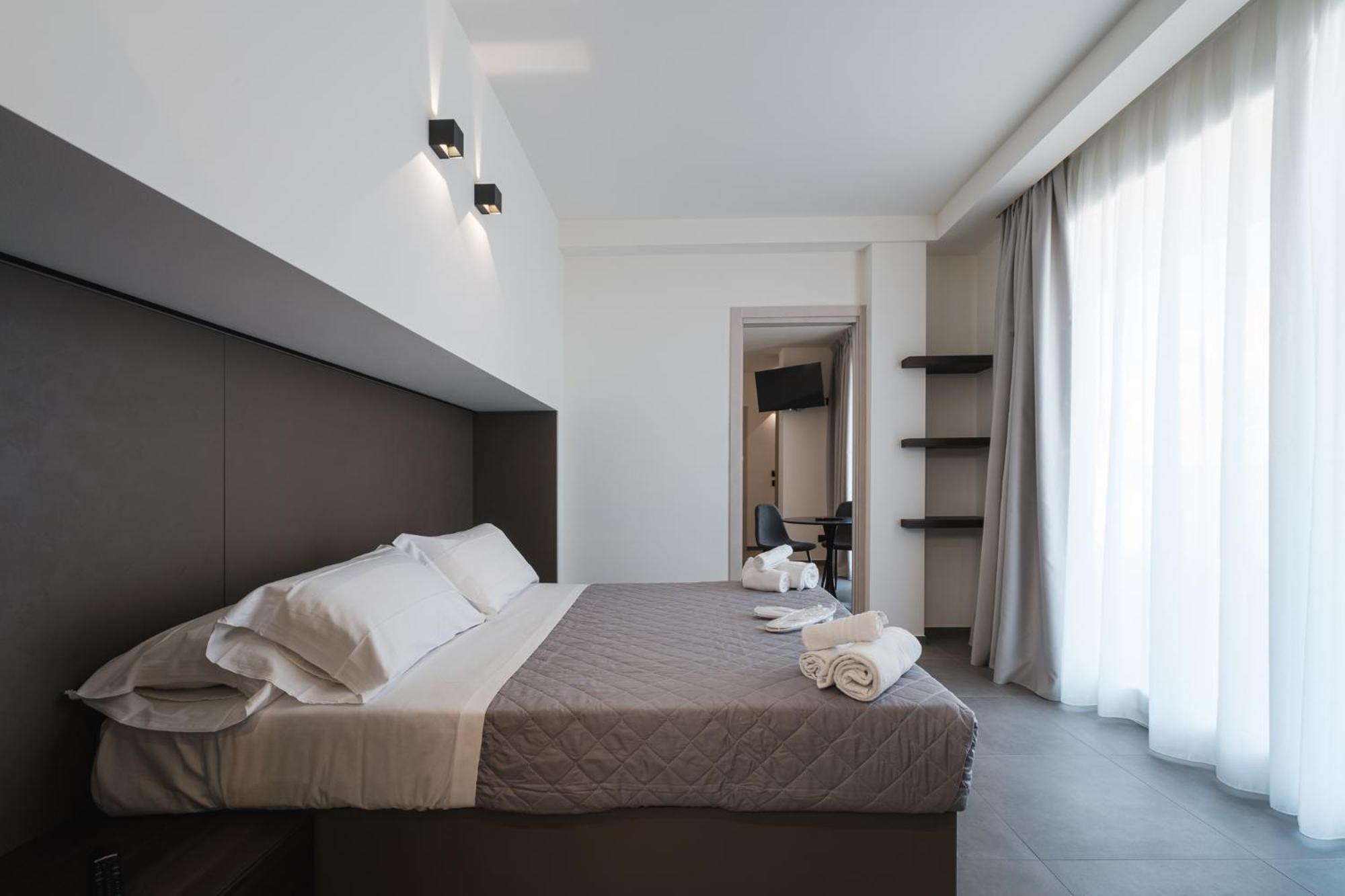 Residence Goldoni6 Suite Apartment Римини Экстерьер фото