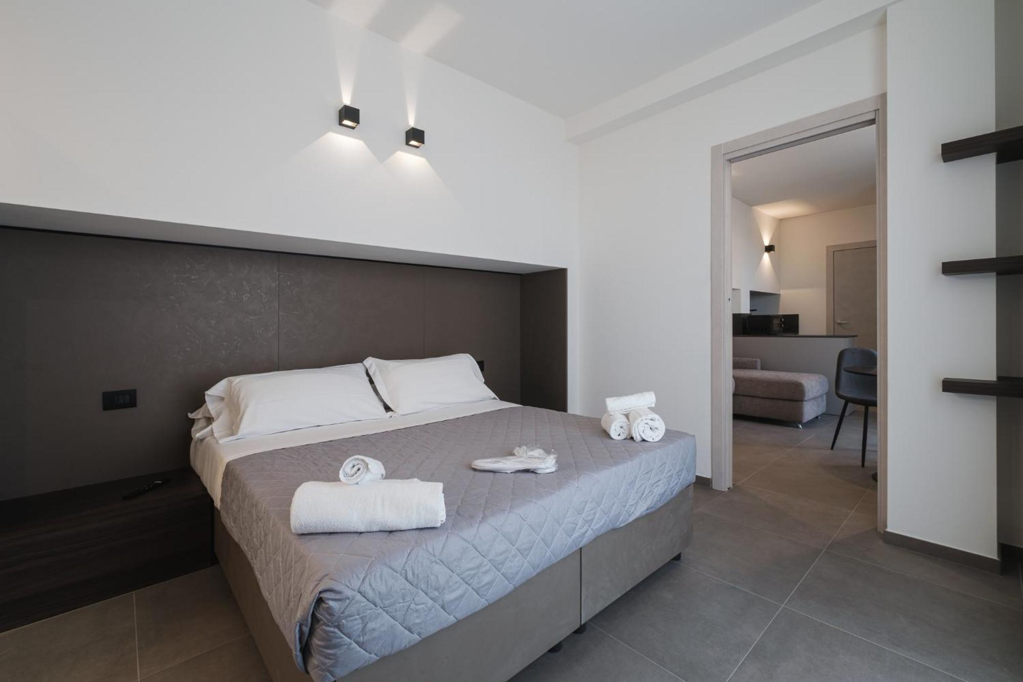 Residence Goldoni6 Suite Apartment Римини Экстерьер фото
