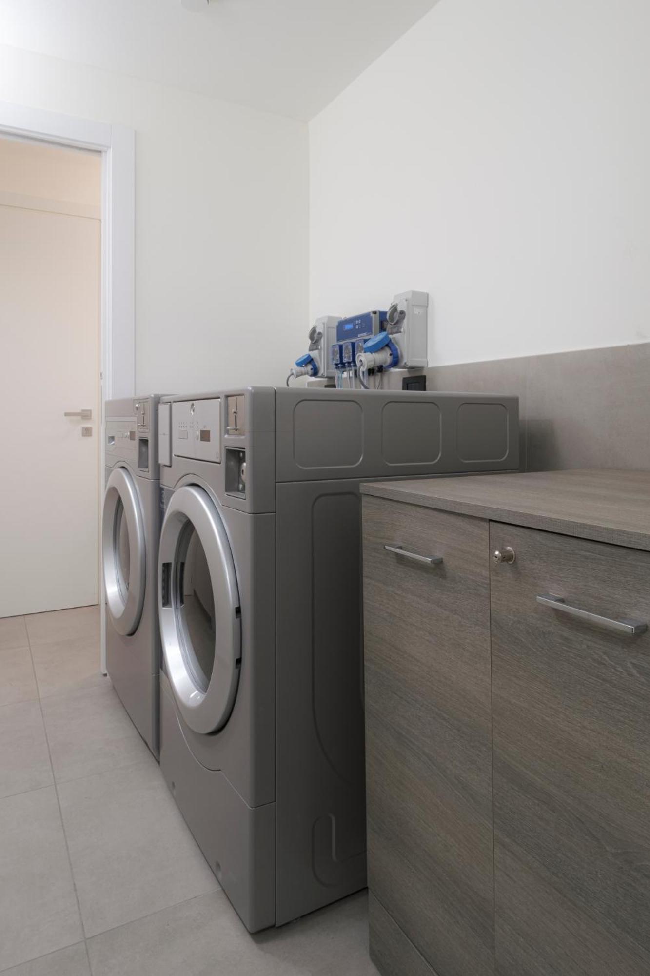 Residence Goldoni6 Suite Apartment Римини Экстерьер фото