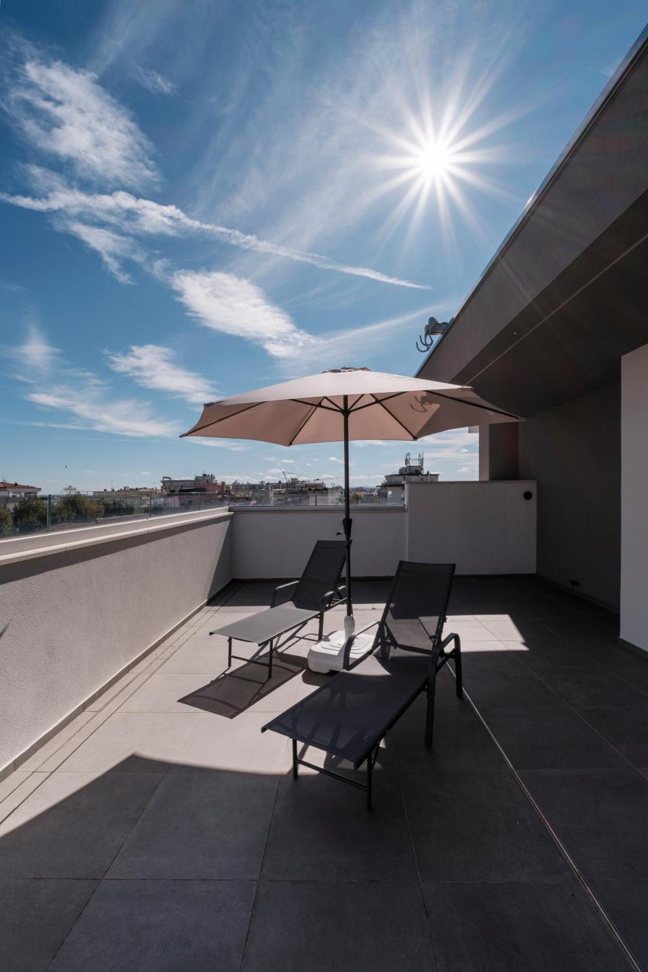 Residence Goldoni6 Suite Apartment Римини Экстерьер фото