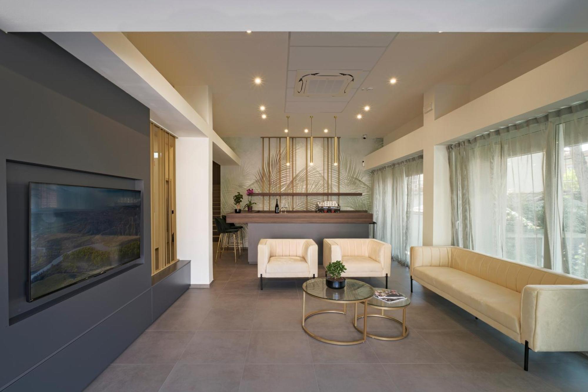 Residence Goldoni6 Suite Apartment Римини Экстерьер фото
