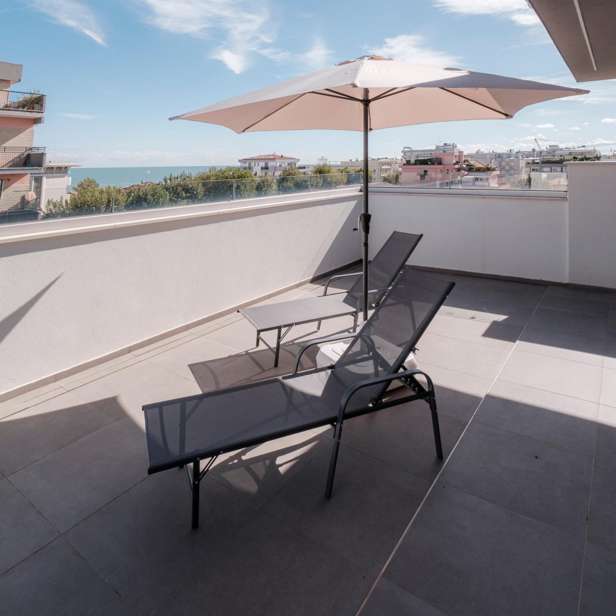 Residence Goldoni6 Suite Apartment Римини Экстерьер фото