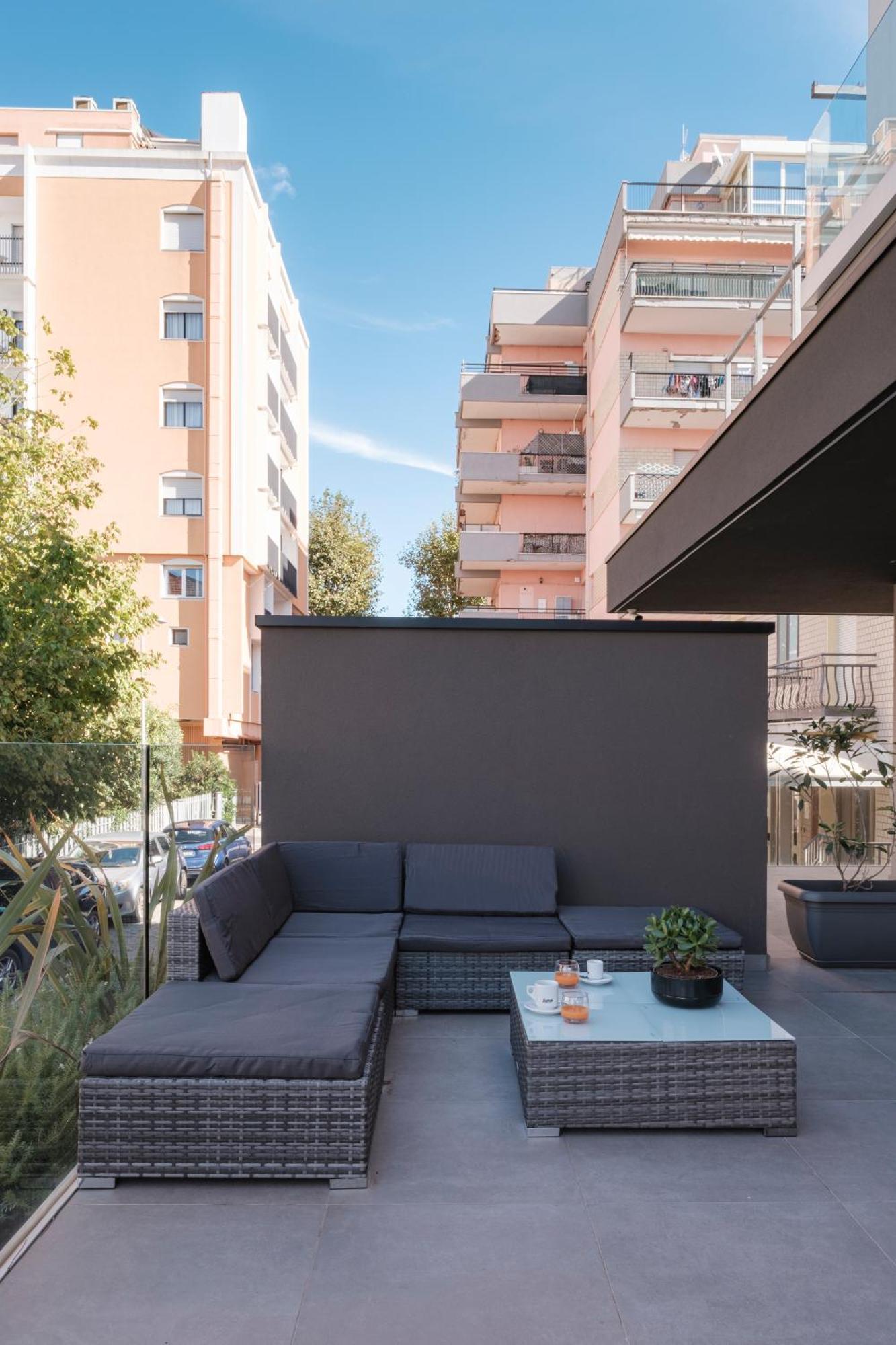 Residence Goldoni6 Suite Apartment Римини Экстерьер фото